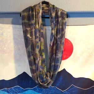 Gauze circle scarf